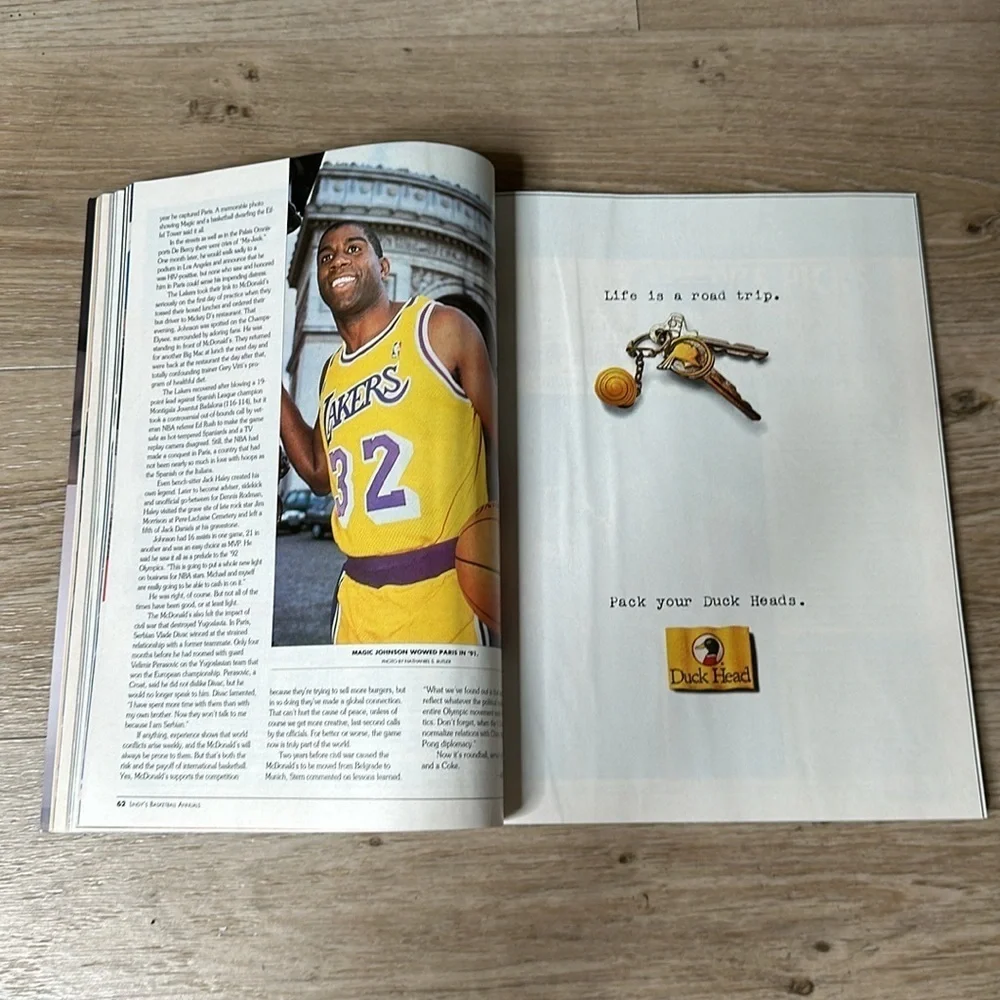 NBA Michael Jordan Lindy's Pro 95-96 Annual Magazine Book- Clash of The Titans